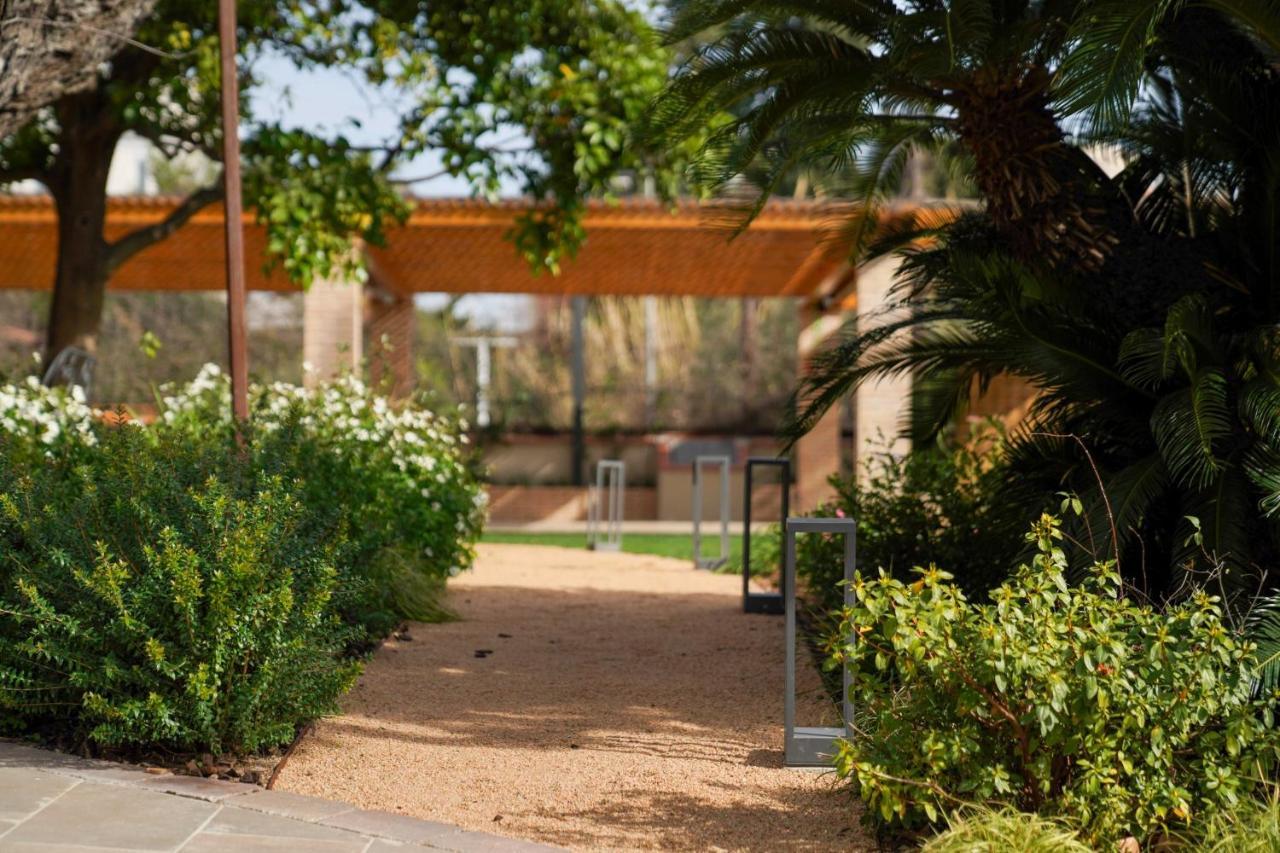 Hotel Boutique Mirlo บาร์เซโลนา ภายนอก รูปภาพ Entrance to the Arizona State Museum