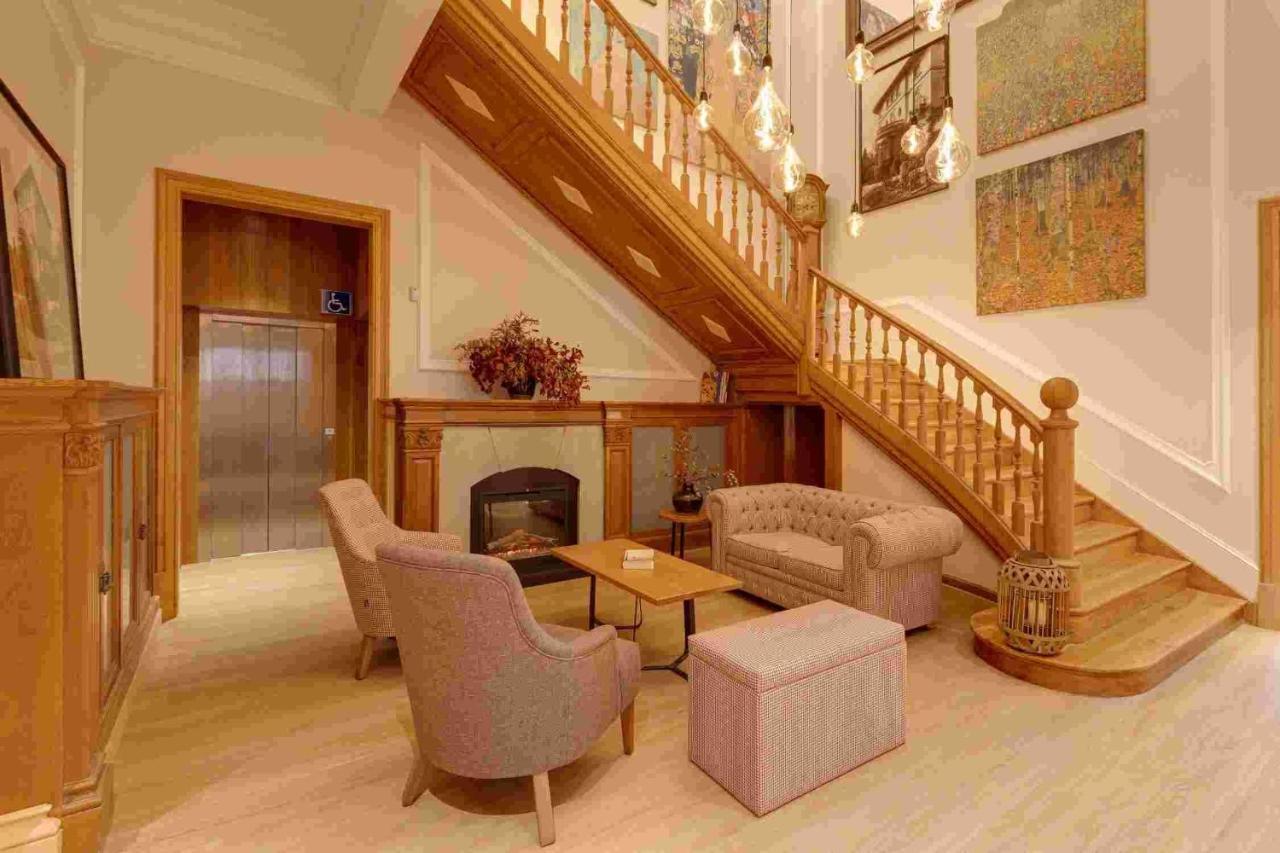 Hotel Boutique Mirlo บาร์เซโลนา ภายนอก รูปภาพ The interior of the hotel